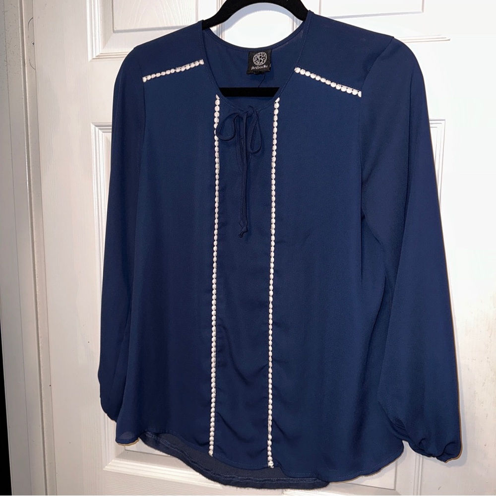 Bobeau Women's Size M Navy White Trim Keyhole Neck Top Blouse Long Sleeve sheer